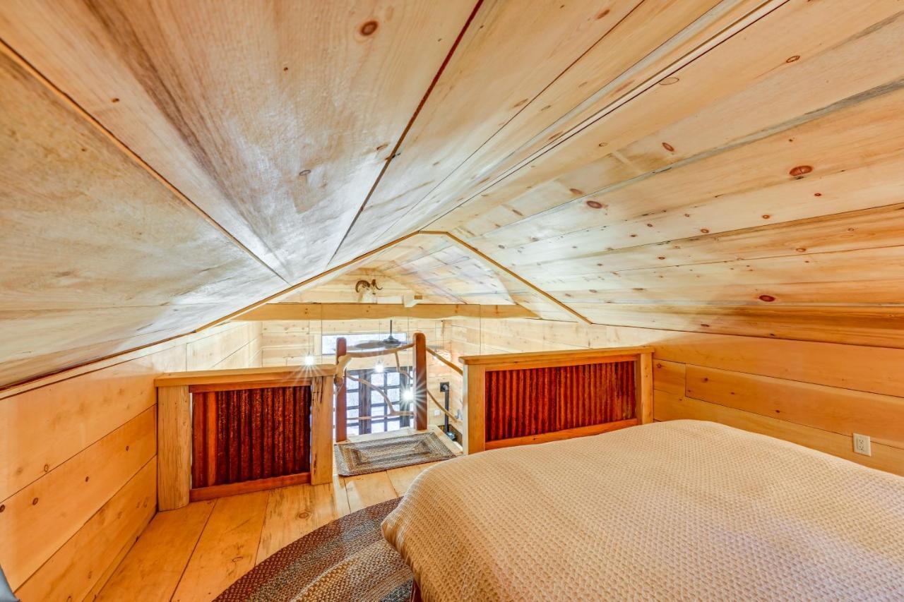 Enchanting Creekside Cabin Near Kings Canyon Park! Badger Екстер'єр фото