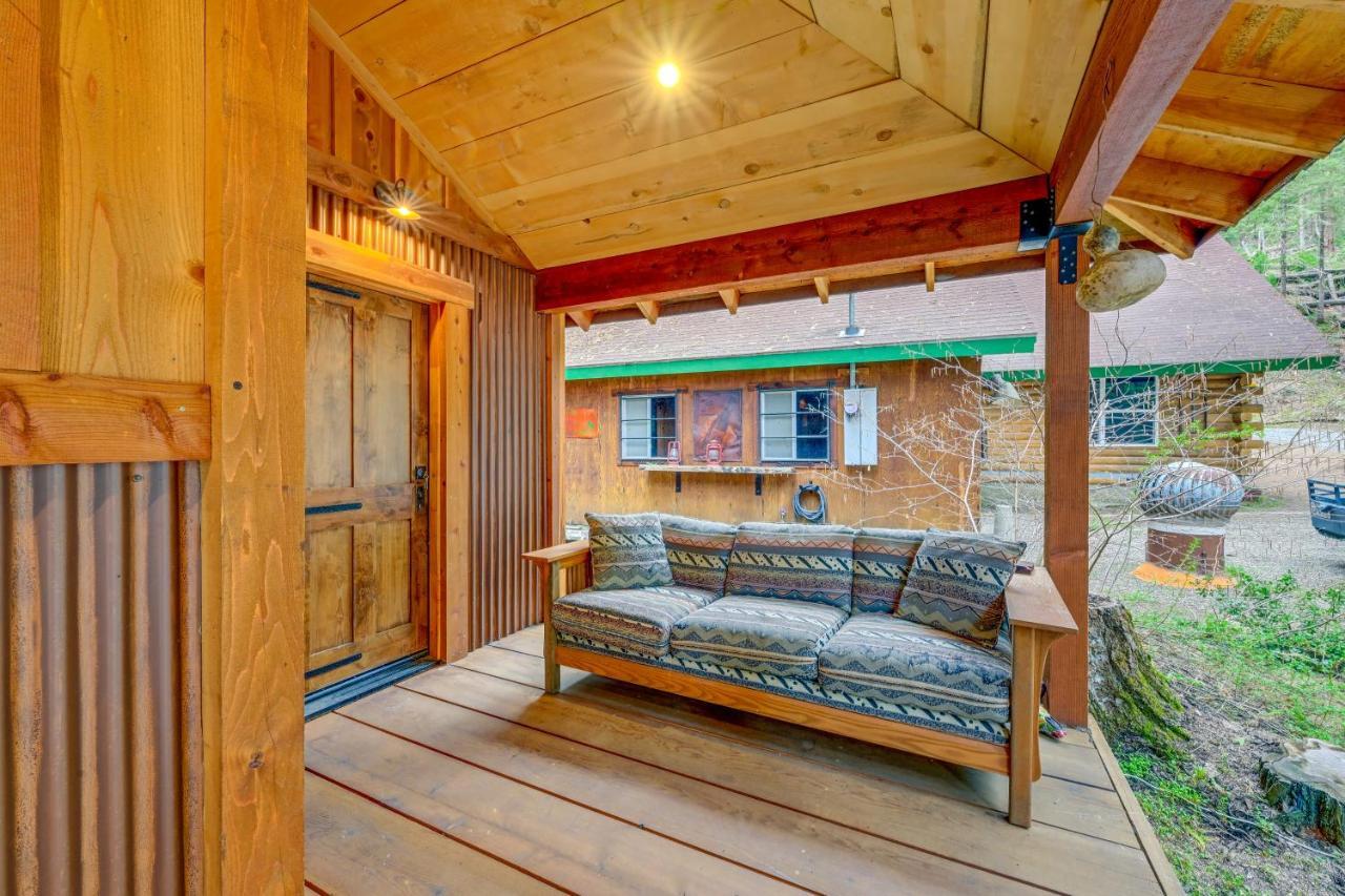 Enchanting Creekside Cabin Near Kings Canyon Park! Badger Екстер'єр фото